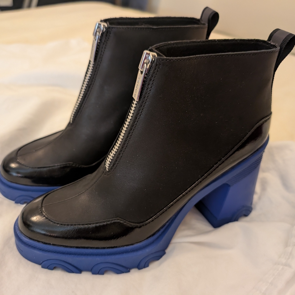 NEW Sorel Brex Black Leather Boots with Blue Soles